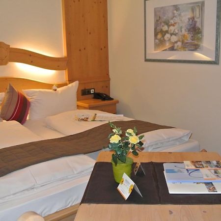 AKZENT Hotel Am Bach Dettelbach Buitenkant foto