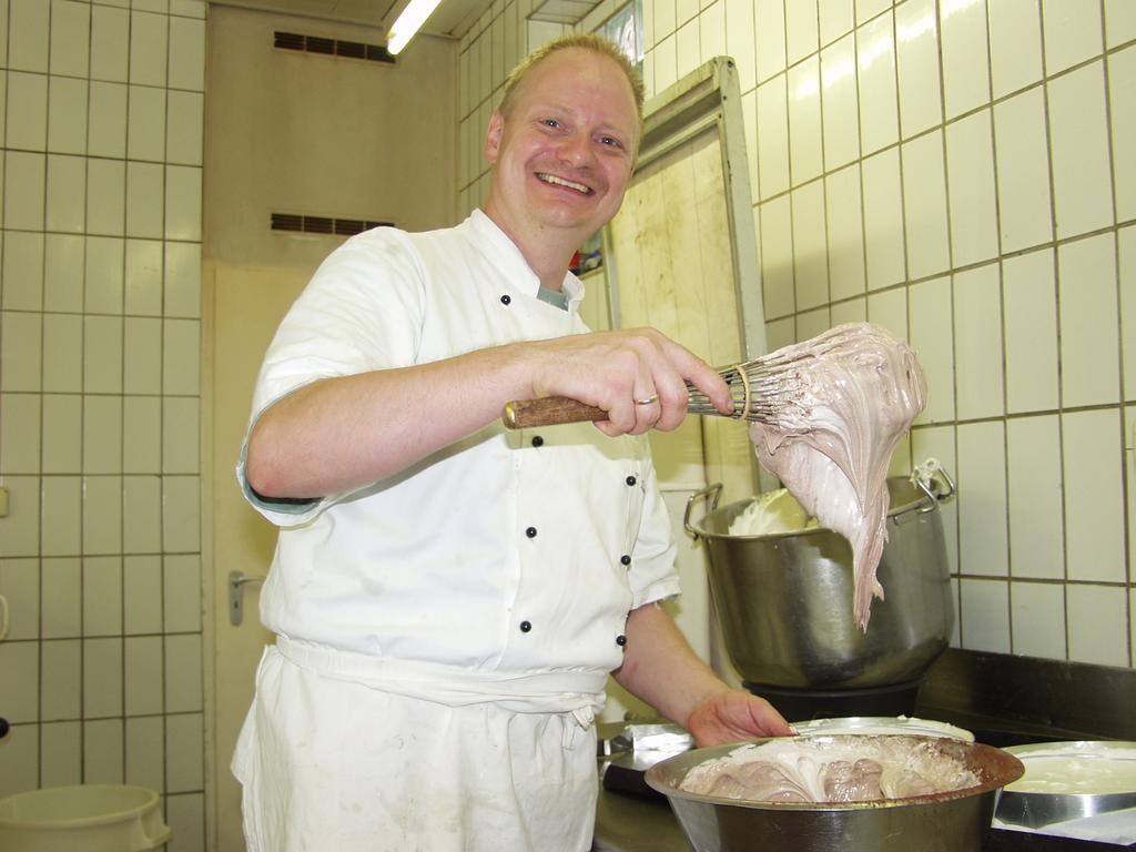 AKZENT Hotel Am Bach Dettelbach Buitenkant foto