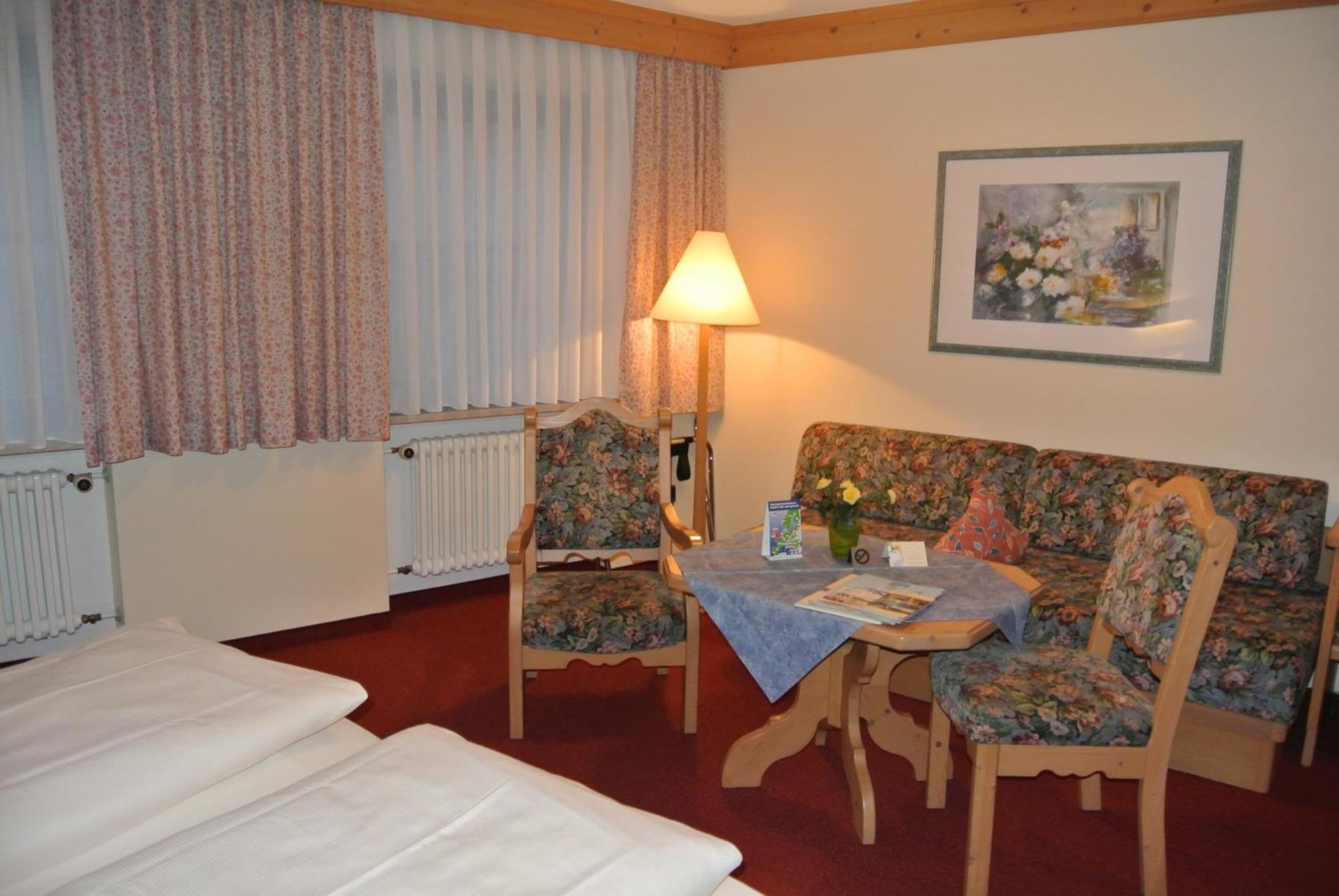 AKZENT Hotel Am Bach Dettelbach Buitenkant foto